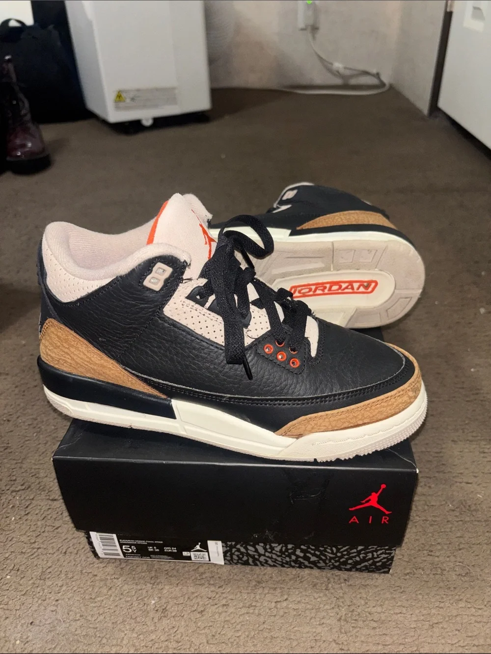 Air Jordan Retro 3 Sneakers Sneakers in Black, Tan, White with Orange Details